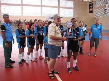 Equipe feminina venceu a partida