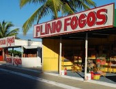 Pelo menos 10 barracas de fogos foram montadas na Praia da Avenida