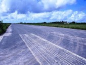 Entorno da pista do Aeroporto Freitas Melro é ocupado irregularmente por cerca de 80 posseiros