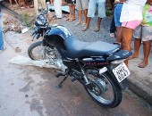 Segundo testemunhas, garçom colidiu motocicleta contra poste