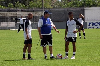 Alvinegro arapiraquense estreia nesta sexta-feira na Série B do Brasileirão