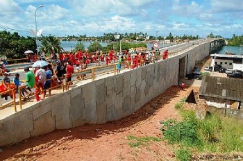 Senador Renan se disse orgulhoso em participar da realização do antigo sonho da população da Barra de Santo Antônio