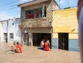 Ruas foram tomadas pelas águas