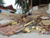 Barracas foram parcialmente destruídas por tempestade marítima