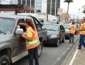 Campanha incentiva torcedores a andar de táxi durante comemorações dos jogos da Copa