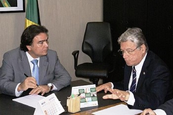 Governador Teotonio e membros da bancada alagoana em reunião com ministro da Saúde