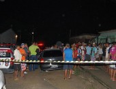 Muita gente em frente a casa do Sargento no Cambuci