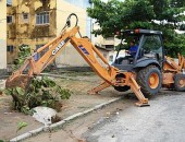 Técnicos e engenheiros da Seinfra avaliam situação no Jardim Acácia