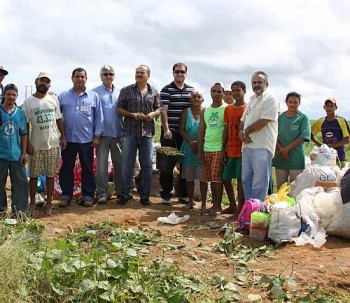 Agricultores encerram colheita de feijão em Coruripe