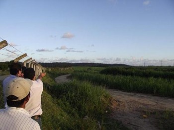 Várias casas do bairro Gustavo Paiva foram levadas pelas águas