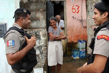 Dona Rosana aprova novo modelo de policiamento