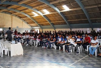 Alunos da rede pública de ensino são alvos de campanha de conscientização