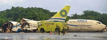 Imagem mostra outro ângulo do Boeing 737 acidentado no aeroporto de San Andrés, na Colômbia