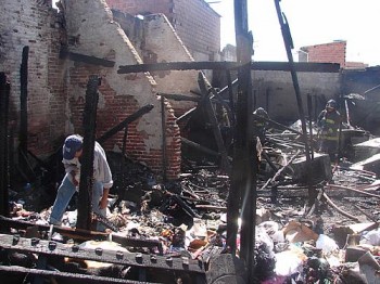 Incêndio destruiu 10 barracos da Favela do Saulo, Zona Norte de São Paulo