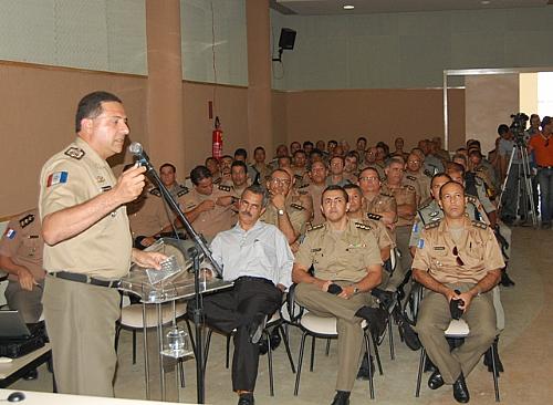 Comandante da PM, coronel Dário Cesar, orienta tropa sobre eleições 2010