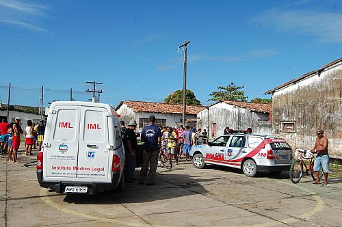 Mulher foi executada a tiros dentro de centro social