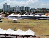 Gramado e parte do muro e alambrado foram destruídos após show de pagode