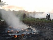 Incêndio atinge depósito de material reciclável