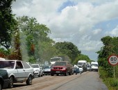 Trânsito ficou lento por mais de duas horas na rodovia