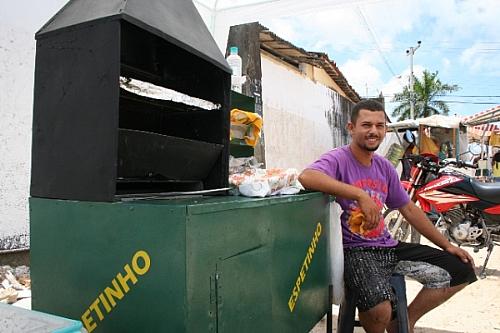 Espetinho vendeu 20 dos 100 churrascos produzidos