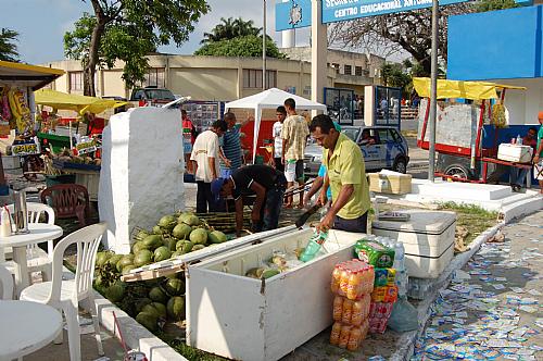 Ambulantes pretendem faturar durante votação