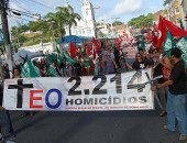 Movimentos sociais realizaram uma caminhada pelas ruas do Centro de Maceió