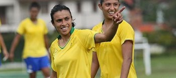 Eleita melhor do mundo por cinco vezes, Marta é principal atração da seleção