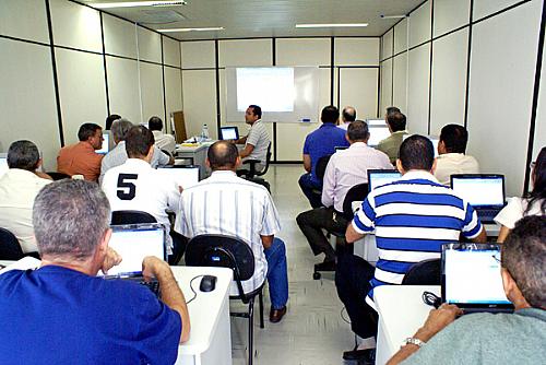 Escola de Contas e CCTI treinam técnicos da DFAFOM