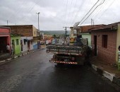 Caminhão bateu em duas casas