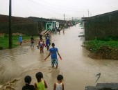 Moradores do bairro Roberto Correia, abandonam casas temendo a cheia do Rio Cana Brava