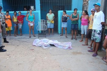 Homem apareceu ferido no local do crime