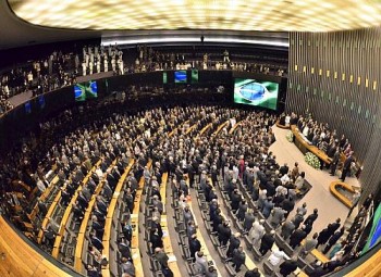 Ao todo, 81 senadores tomaram posse no começo do ano, mas nem todos exercem o mandato