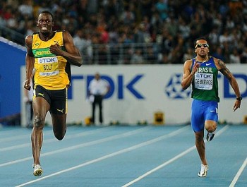 Com Bolt à frente, Bruno Lins se esforça na final dos 200m: brasileiro estará também no 4x100m