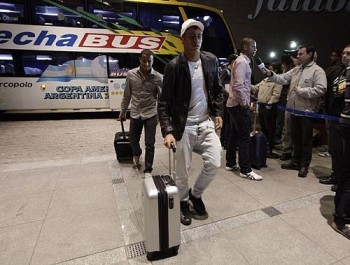 Neymar durante a chegada da Seleção Brasileira em Córdoba: sonoexalando