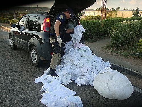 Carro onde estava o material tem placas de Santa Cruz do Capibaribe, cidade onde começou a polêmica