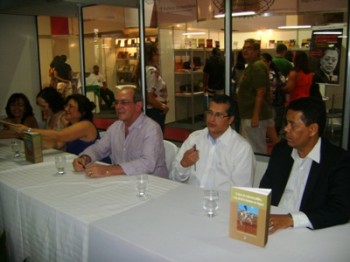 Lançamento ocorreu na Bienal