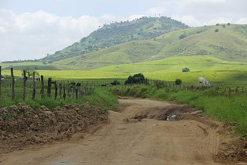 Estrada de barro e em péssimas condições dificulta acesso ao Parque Nacional Zumbi dos Palmares