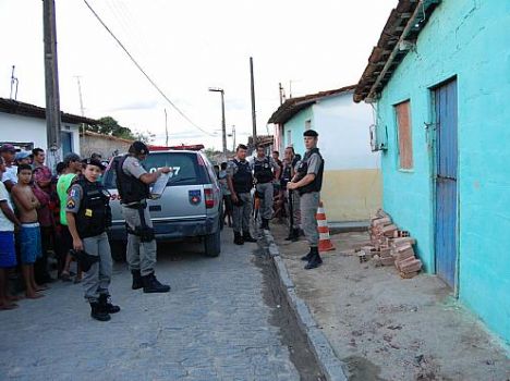 Policiais do 8º BPM estiveram no local