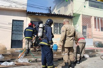 Incêndio destruiu residência no Feitosa