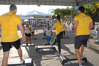 Verão Mais Saudável movimenta população na orla de Maceió