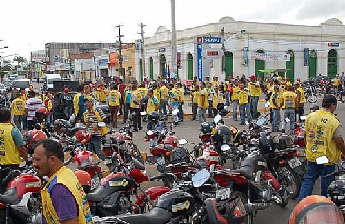 Mototaxistas realizam novo protesto em São Miguel dos Campos