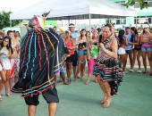 Música e concursos carnavalescos animaram baile