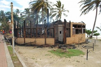 Barraca estava desativada; Perícia deverá apontar as causas do incêndio.