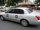 Carro com logomarca da Globo é abandonado na orla de Maceió