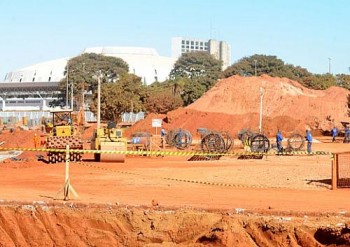 Obras no Estádio Mané Garrincha em Brasília, um dos palcos da Copa do Mundo de 2014