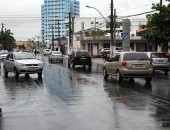 O fluxo de veículos passa nesta segunda a ocorrer apenas em meia pista na Av. Deputado José Lajes