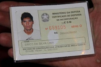 Érico da Silva Lima foi preso acusado de atirar na dona de casa