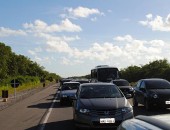 Mesmo com duplicação, condutores enfrentam congestionamento na AL 101 Sul durante a volta do feriado de Páscoa