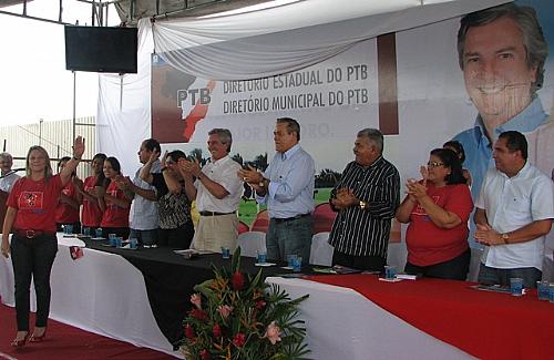 Festa de lançamento da pré-candidatura de Santana Mariano reuniu diversos políticos em Major