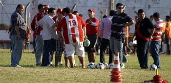 Torcedores conversam, pressionam, mas CRB mantém-se sem mudanças